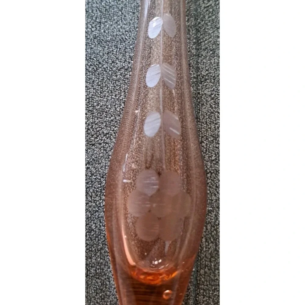 Vtg. Pink Molded Glass Bud Vase w/Etched Flower & Vine, 7.5